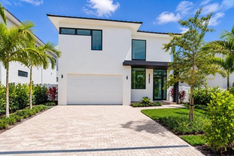 House in Delray Beach, Florida 3 bedrooms, 299.42 sq.m. № 2392140 - photo 11