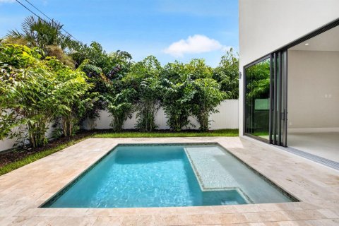 House in Delray Beach, Florida 3 bedrooms, 299.42 sq.m. № 2392140 - photo 24