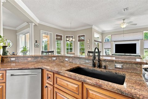 Villa ou maison à vendre à Beverly Hills, Floride: 3 chambres, 186.92 m2 № 2398300 - photo 15