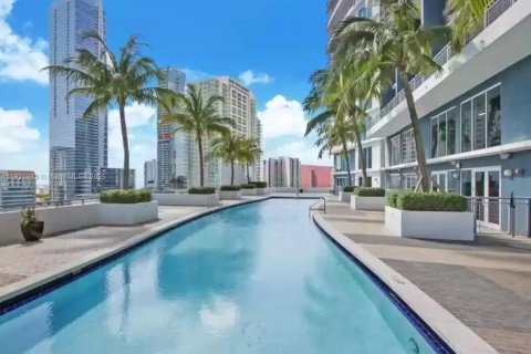 Condominio en venta en Miami, Florida, 1 dormitorio, 66.98 m2 № 1975903 - foto 17