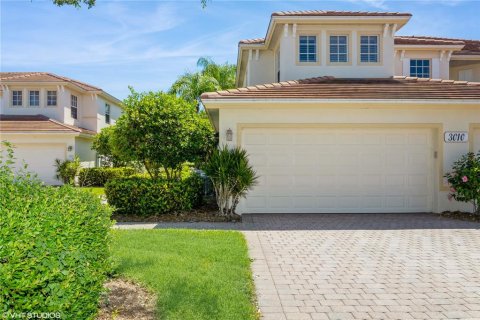 Condo in Fort Myers, Florida, 2 bedrooms  № 1509316 - photo 2