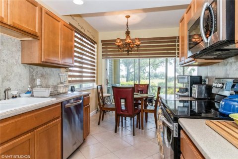 Condo in Fort Myers, Florida, 2 bedrooms  № 1509316 - photo 10