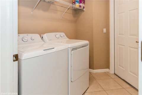 Condo in Fort Myers, Florida, 2 bedrooms  № 1509316 - photo 28