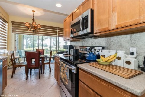 Condo in Fort Myers, Florida, 2 bedrooms  № 1509316 - photo 11