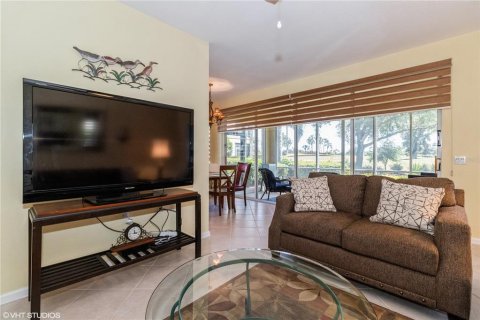 Condo in Fort Myers, Florida, 2 bedrooms  № 1509316 - photo 7