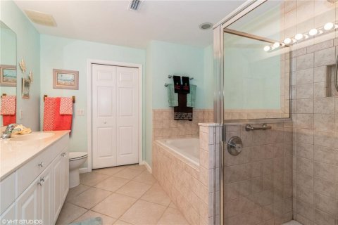 Condo in Fort Myers, Florida, 2 bedrooms  № 1509316 - photo 23