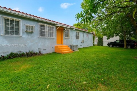 Casa en venta en Miami, Florida, 2 dormitorios, 120.68 m2 № 1983876 - foto 10