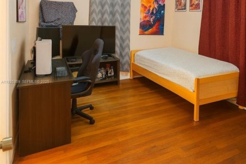 Casa en venta en Miami, Florida, 2 dormitorios, 120.68 m2 № 1983876 - foto 5