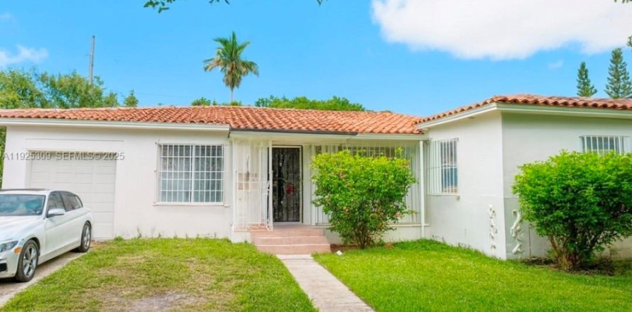 Casa en Miami, Florida 2 dormitorios, 120.68 m2 № 1983876