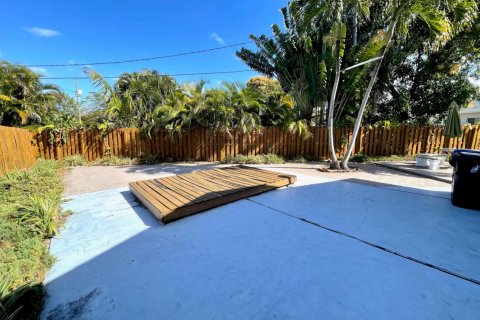Adosado en alquiler en Fort Lauderdale, Florida, 2 dormitorios, 89.19 m2 № 1228496 - foto 1