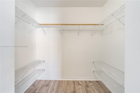 Снять в аренду таунхаус в Мирамар, Флорида 2 спальни, 121.98м2, № 1964045 - фото 14