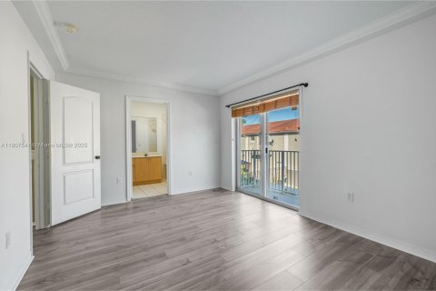 Снять в аренду таунхаус в Мирамар, Флорида 2 спальни, 121.98м2, № 1964045 - фото 15