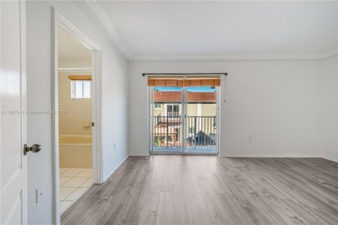 Снять в аренду таунхаус в Мирамар, Флорида 2 спальни, 121.98м2, № 1964045 - фото 18