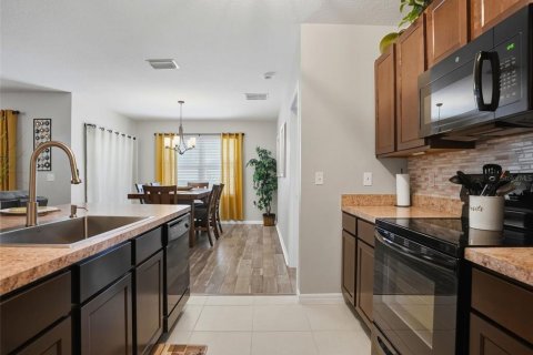 Villa ou maison à vendre à Spring Hill, Floride: 3 chambres, 157 m2 № 2420564 - photo 13