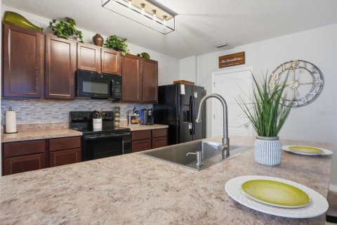 Villa ou maison à vendre à Spring Hill, Floride: 3 chambres, 157 m2 № 2420564 - photo 10