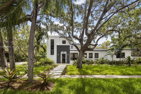 House in Miami, Florida 4 bedrooms, 281.59 sq.m. № 2172510 - photo 24