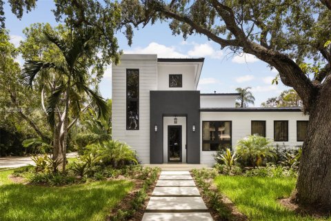 House in Miami, Florida 4 bedrooms, 281.59 sq.m. № 2172510 - photo 25