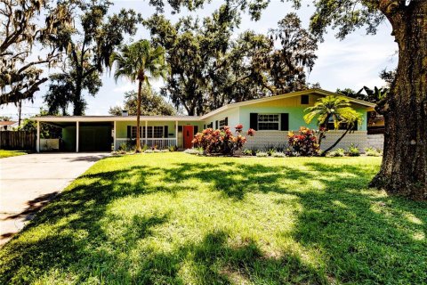 House in Belle Isle, Florida 3 bedrooms, 141.03 sq.m. № 1918475 - photo 1
