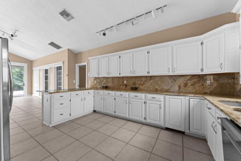 House in Windermere, Florida 5 bedrooms, 277.5 sq.m. № 1580533 - photo 16