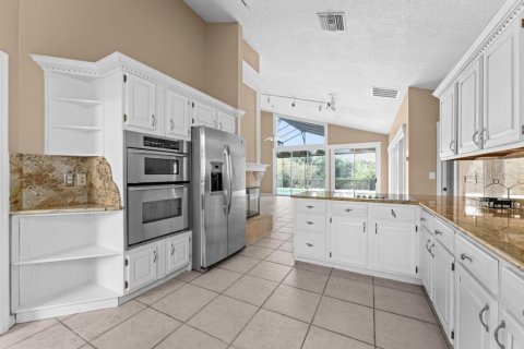 House in Windermere, Florida 5 bedrooms, 277.5 sq.m. № 1580533 - photo 15