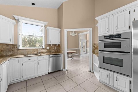 House in Windermere, Florida 5 bedrooms, 277.5 sq.m. № 1580533 - photo 14