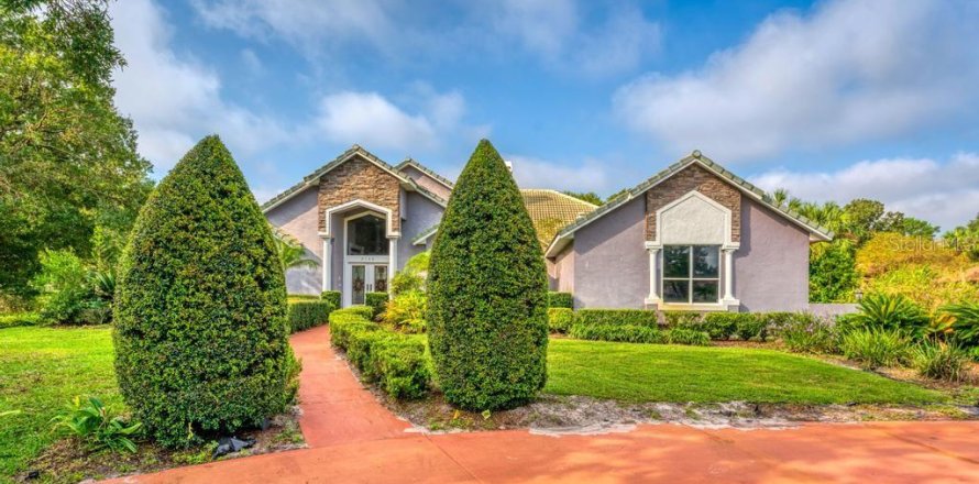 House in Windermere, Florida 5 bedrooms, 277.5 sq.m. № 1580533