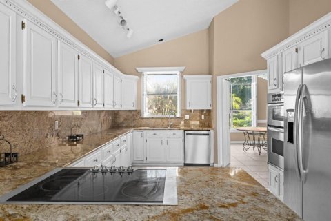 House in Windermere, Florida 5 bedrooms, 277.5 sq.m. № 1580533 - photo 13