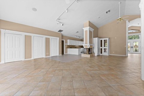 House in Windermere, Florida 5 bedrooms, 277.5 sq.m. № 1580533 - photo 9