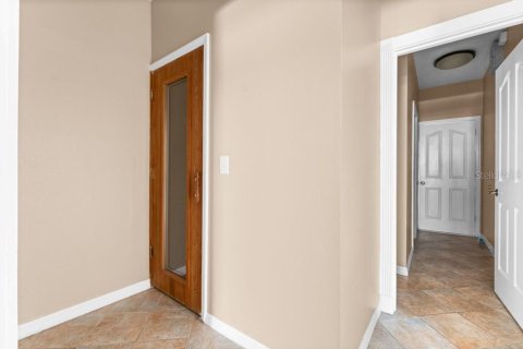 House in Windermere, Florida 5 bedrooms, 277.5 sq.m. № 1580533 - photo 28