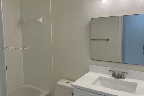 Copropriété à louer à Plantation, Floride: 2 chambres, 103.49 m2 № 1972615 - photo 6