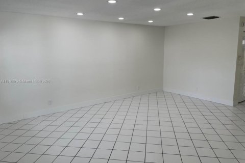 Copropriété à louer à Plantation, Floride: 2 chambres, 103.49 m2 № 1972615 - photo 8