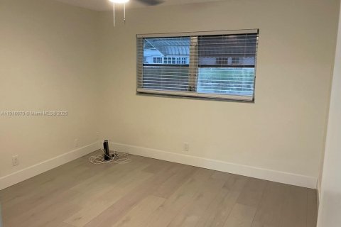 Copropriété à louer à Plantation, Floride: 2 chambres, 103.49 m2 № 1972615 - photo 5