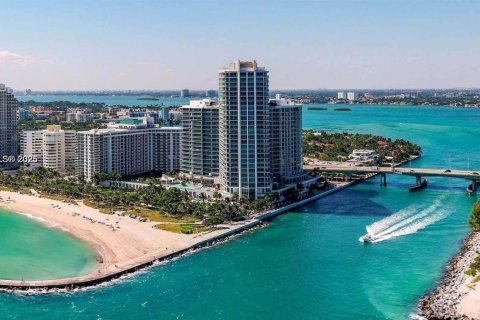 Купить кондоминиум в Бэл-Харбор, Флорида 1 спальня, 94.67м2, № 1980676 - фото 2