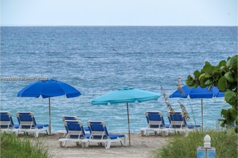 Купить кондоминиум в Бэл-Харбор, Флорида 1 спальня, 94.67м2, № 1980676 - фото 7