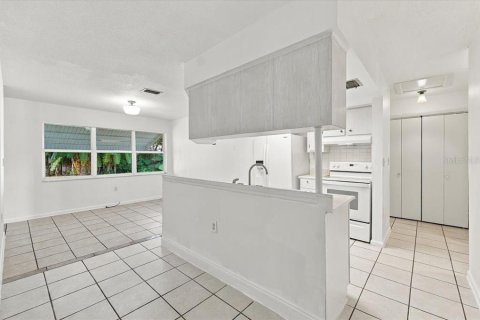 Villa ou maison à vendre à Lakeland, Floride: 3 chambres, 133.41 m2 № 2416662 - photo 6
