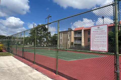 Снять в аренду кондоминиум в Дорал, Флорида 1 спальня, 75.25м2, № 1979585 - фото 25