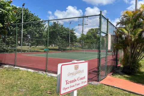 Снять в аренду кондоминиум в Дорал, Флорида 1 спальня, 75.25м2, № 1979585 - фото 23