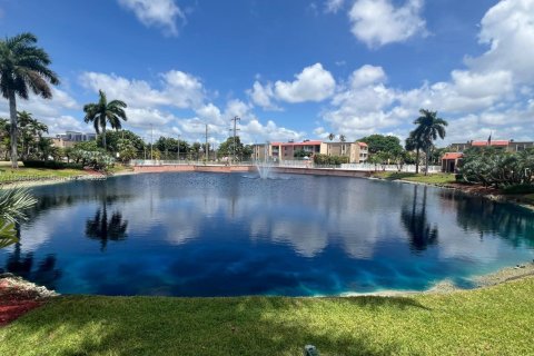 Снять в аренду кондоминиум в Дорал, Флорида 1 спальня, 75.25м2, № 1979585 - фото 21