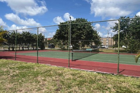 Снять в аренду кондоминиум в Дорал, Флорида 1 спальня, 75.25м2, № 1979585 - фото 24