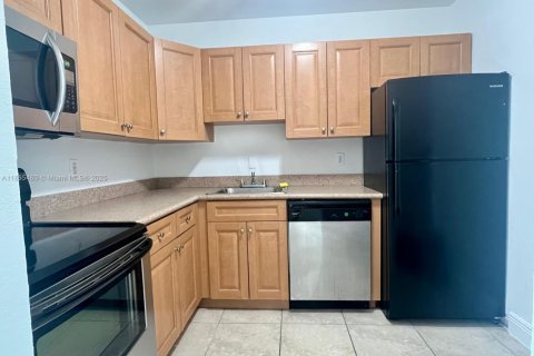 Снять в аренду кондоминиум в Дорал, Флорида 1 спальня, 75.25м2, № 1979585 - фото 12