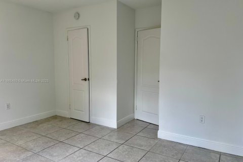 Снять в аренду кондоминиум в Дорал, Флорида 1 спальня, 75.25м2, № 1979585 - фото 4