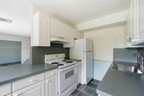 Copropriété à vendre à Wilton Manors, Floride: 2 chambres, 76.92 m2 № 2022036 - photo 10