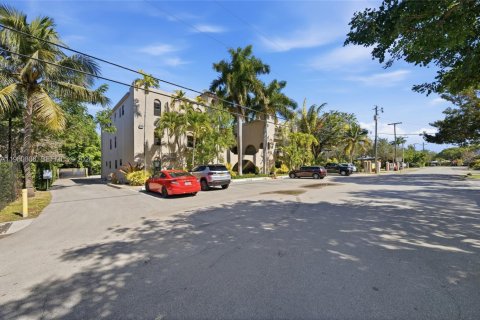 Copropriété à vendre à Wilton Manors, Floride: 2 chambres, 76.92 m2 № 2022036 - photo 25
