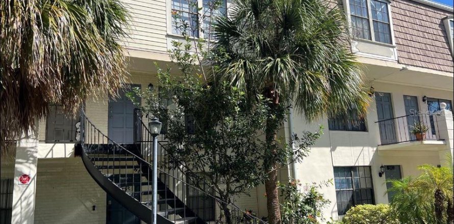 Townhouse in Orlando, Florida 2 bedrooms, 104.79 sq.m. № 1913086
