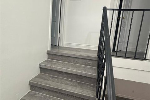 Снять в аренду таунхаус в Орландо, Флорида 7 комнат, 104.79м2, № 1913086 - фото 9