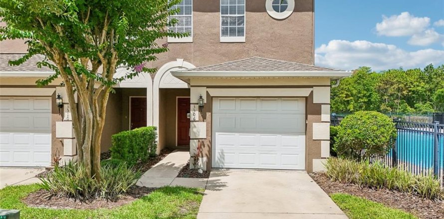 Townhouse in Orlando, Florida 3 bedrooms, 136.75 sq.m. № 2167295