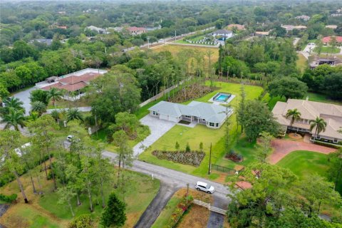 Купить виллу или дом в Паркленд, Флорида 5 спален, 250.37м2, № 1180577 - фото 1