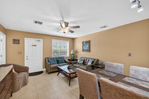 Commercial property in Lauderdale-by-the-Sea, Florida 199.28 sq.m. № 2243392 - photo 7