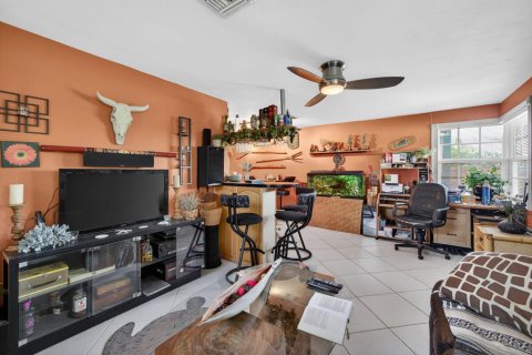 Commercial property in Lauderdale-by-the-Sea, Florida 199.28 sq.m. № 2243392 - photo 26