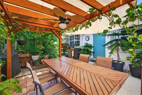 Commercial property in Lauderdale-by-the-Sea, Florida 199.28 sq.m. № 2243392 - photo 21
